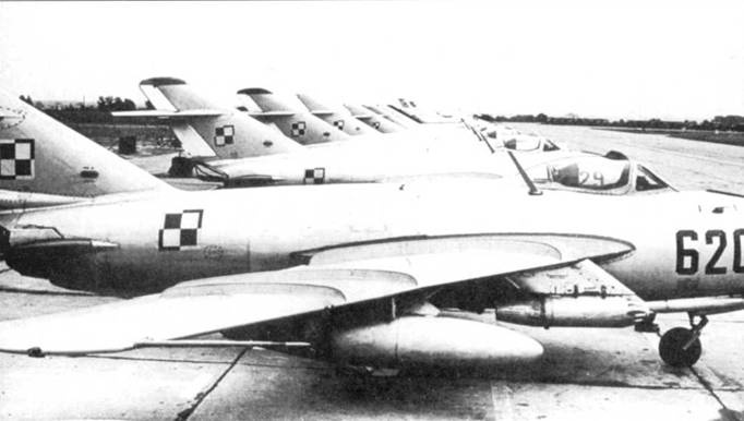 Иллюстрация к книге — МиГ-17 [pic_159.jpg]