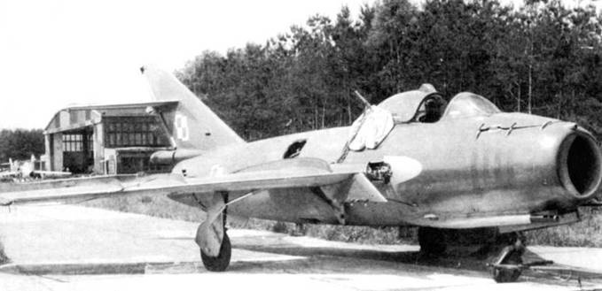 Иллюстрация к книге — МиГ-17 [pic_160.jpg]