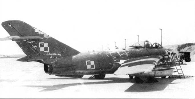 Иллюстрация к книге — МиГ-17 [pic_169.jpg]