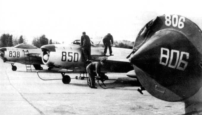 Иллюстрация к книге — МиГ-17 [pic_176.jpg]