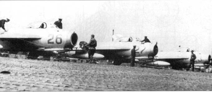 Иллюстрация к книге — МиГ-17 [pic_60.jpg]