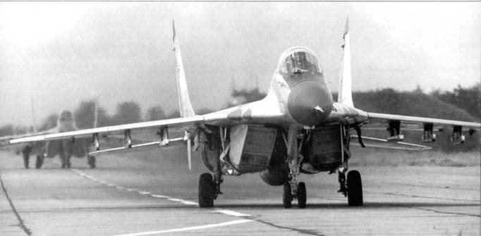 Иллюстрация к книге — МиГ-29 [pic_21.jpg]