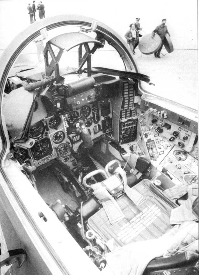 Иллюстрация к книге — МиГ-29 [pic_60.jpg]