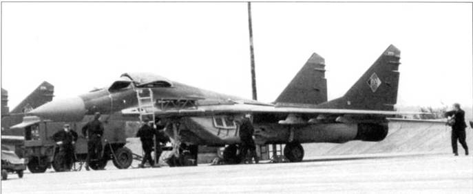 Иллюстрация к книге — МиГ-29 [pic_61.jpg]