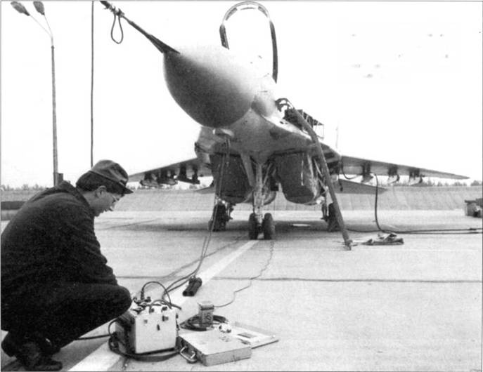 Иллюстрация к книге — МиГ-29 [pic_62.jpg]