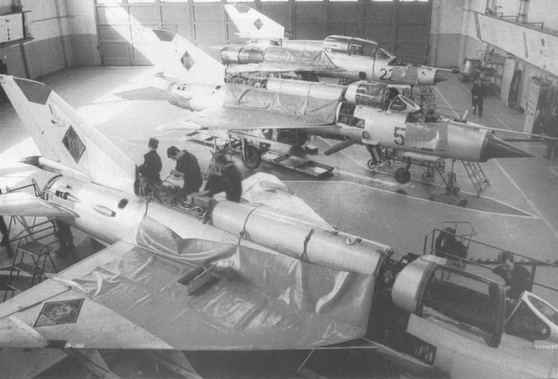 Иллюстрация к книге — МиГ-21. Особенности модификаций и детали конструкции. Часть 2 [pic_30.jpg]