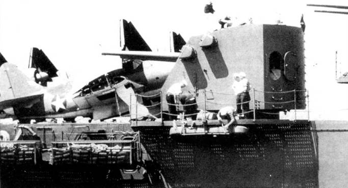 Иллюстрация к книге — Авианосцы США «Essex» [pic_42.jpg]