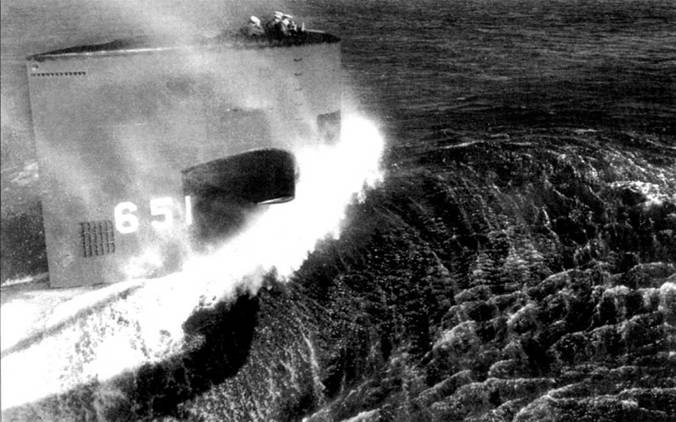 Иллюстрация к книге — Атомные субмарины США [pic_86.jpg]