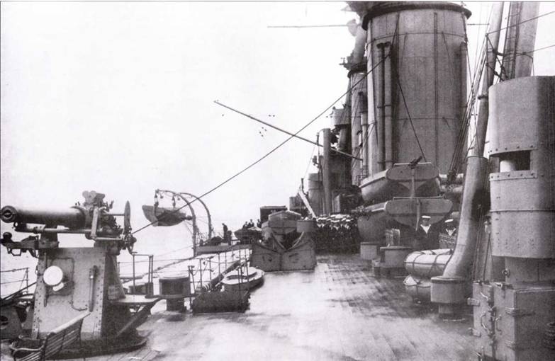 Иллюстрация к книге — Британский линейный крейсер «Hood» Крупным планом [pic_30.jpg]