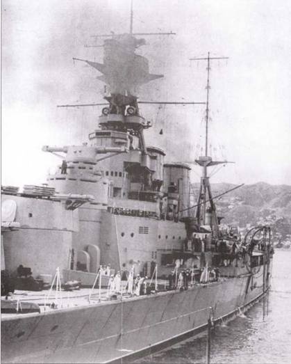 Иллюстрация к книге — Британский линейный крейсер «Hood» Крупным планом [pic_36.jpg]