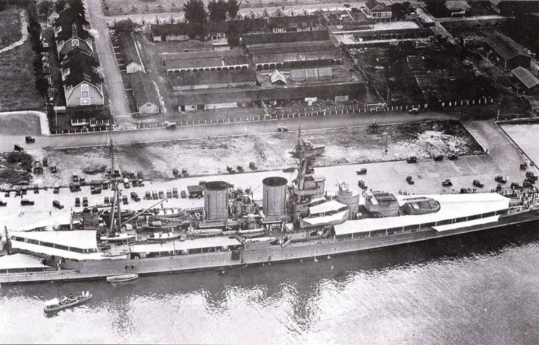 Иллюстрация к книге — Британский линейный крейсер «Hood» Крупным планом [pic_38.jpg]