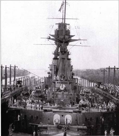 Иллюстрация к книге — Британский линейный крейсер «Hood» Крупным планом [pic_52.jpg]