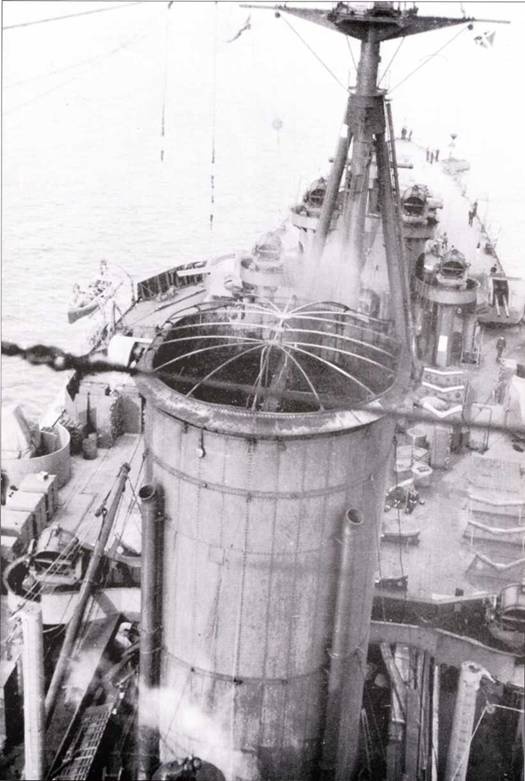 Иллюстрация к книге — Британский линейный крейсер «Hood» Крупным планом [pic_97.jpg]