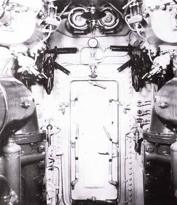 Иллюстрация к книге — Германские субмарины Тип IXC крупным планом [pic_100.jpg]