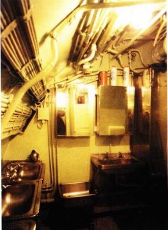 Иллюстрация к книге — Германские субмарины Тип XXI Крупным планом [pic_123.jpg]