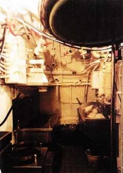 Иллюстрация к книге — Германские субмарины Тип XXI Крупным планом [pic_126.jpg]