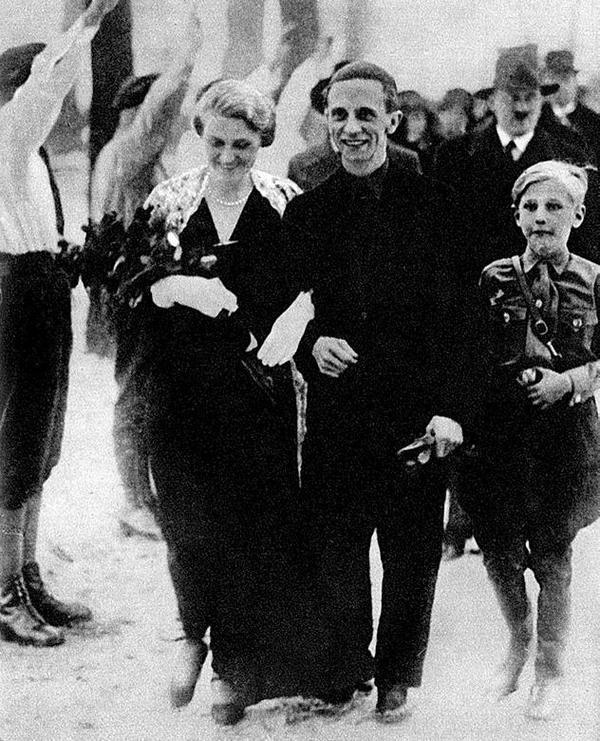 Иллюстрация к книге — Холокост. Новая история [i_012.jpg]