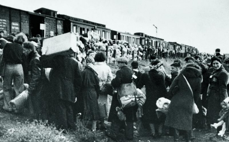 Иллюстрация к книге — Холокост. Новая история [i_028.jpg]