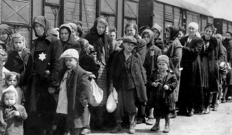 Иллюстрация к книге — Холокост. Новая история [i_043.jpg]