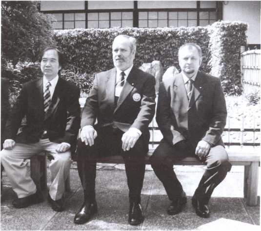 Иллюстрация к книге — &quot;Черный пояс&quot; без грифа секретности [i_033.jpg]