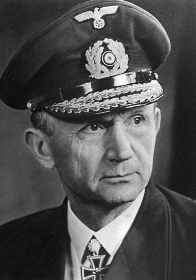 Иллюстрация к книге — Операция &quot;Дуб&quot;. Звездный час Отто Скорцени [autogen_ebook_id9.jpg]