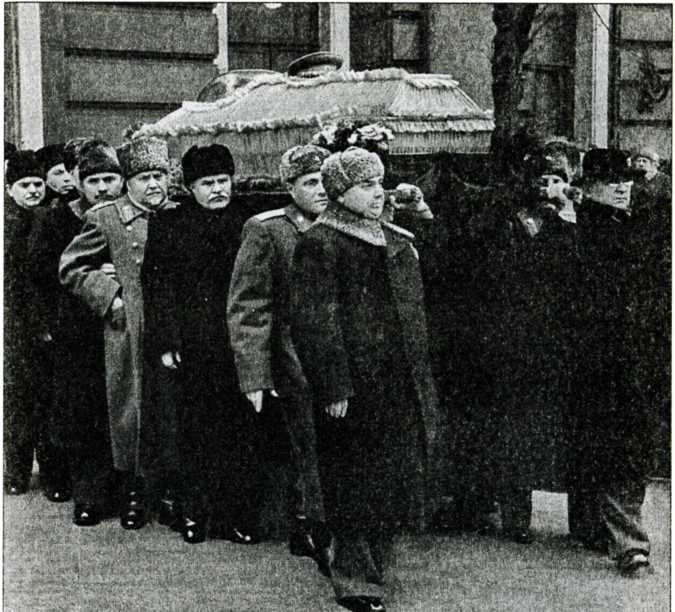 Иллюстрация к книге — Маленков. Третий вождь Страны Советов [i_021.jpg]