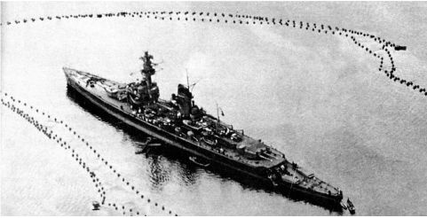 Иллюстрация к книге — Карманные линкоры фюрера. Корсары Третьего рейха [_24.jpg]