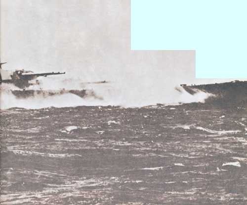 Иллюстрация к книге — Плавучие крепости [w0006_1.jpg]