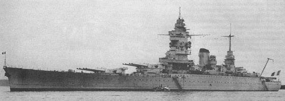 Иллюстрация к книге — Плавучие крепости [w0013_1.jpg]