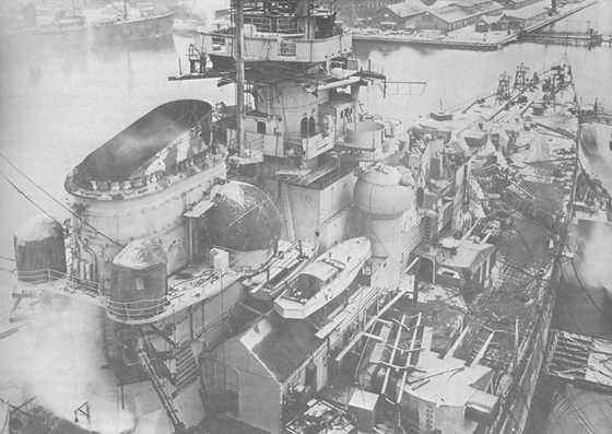 Иллюстрация к книге — Плавучие крепости [w0022_1.jpg]