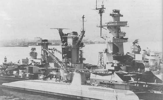 Иллюстрация к книге — Плавучие крепости [w0051_2.jpg]