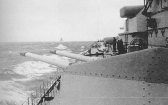 Иллюстрация к книге — Плавучие крепости [w0054_1.jpg]