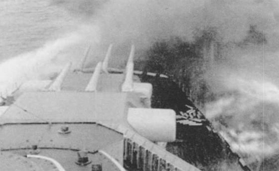 Иллюстрация к книге — Плавучие крепости [w0054_2.jpg]