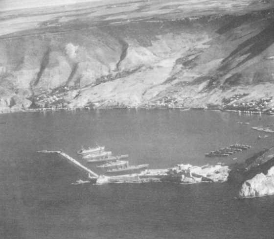 Иллюстрация к книге — Плавучие крепости [w0057_1.jpg]