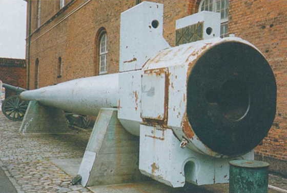 Иллюстрация к книге — Плавучие крепости [w0077_2.jpg]