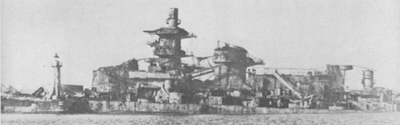 Иллюстрация к книге — Плавучие крепости [w0077_3.jpg]