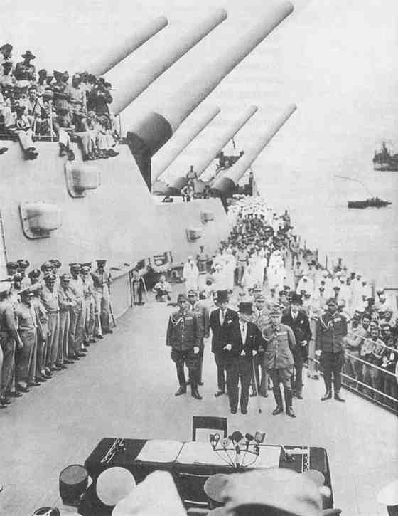 Иллюстрация к книге — Плавучие крепости [w0086_3.jpg]