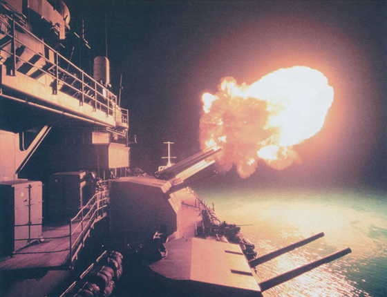 Иллюстрация к книге — Плавучие крепости [w0096_2.jpg]