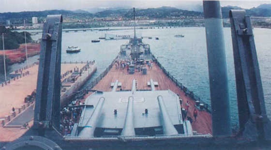 Иллюстрация к книге — Плавучие крепости [w0098_2.jpg]