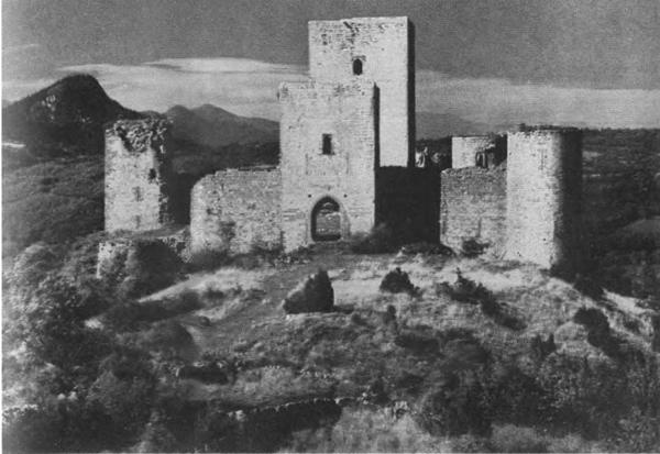 Иллюстрация к книге — Повседневная жизнь во времена трубадуров XII-XIII веков [i_010.jpg]