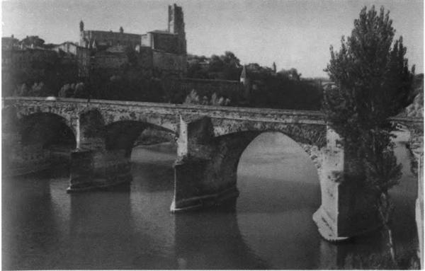 Иллюстрация к книге — Повседневная жизнь во времена трубадуров XII-XIII веков [i_018.jpg]