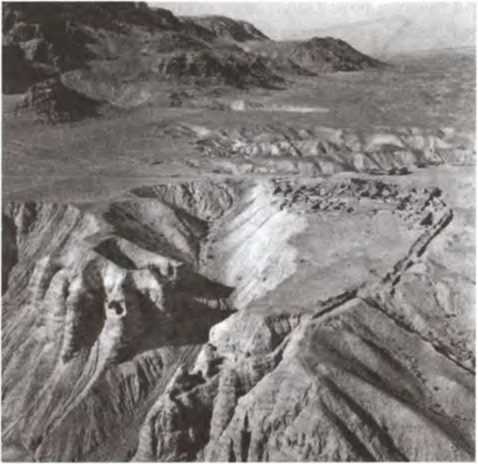 Иллюстрация к книге — Свитки Мертвого моря. Долгий путь к разгадке [i_014.jpg]