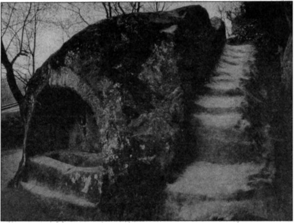 Иллюстрация к книге — Стоунхендж Третьего рейха [i_023.jpg]