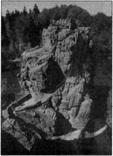 Иллюстрация к книге — Стоунхендж Третьего рейха [i_039.jpg]