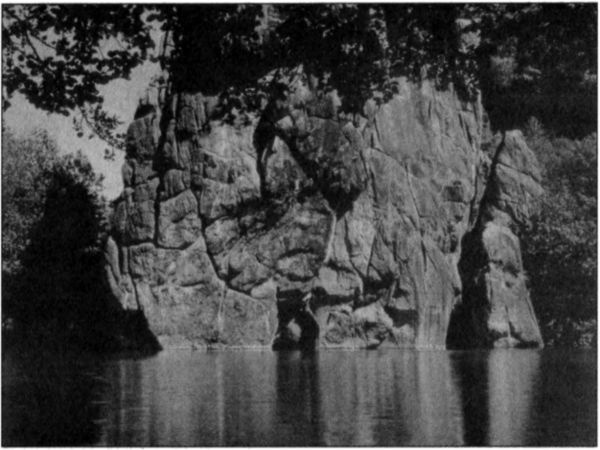 Иллюстрация к книге — Стоунхендж Третьего рейха [i_043.jpg]