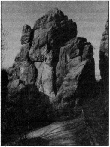 Иллюстрация к книге — Стоунхендж Третьего рейха [i_076.jpg]