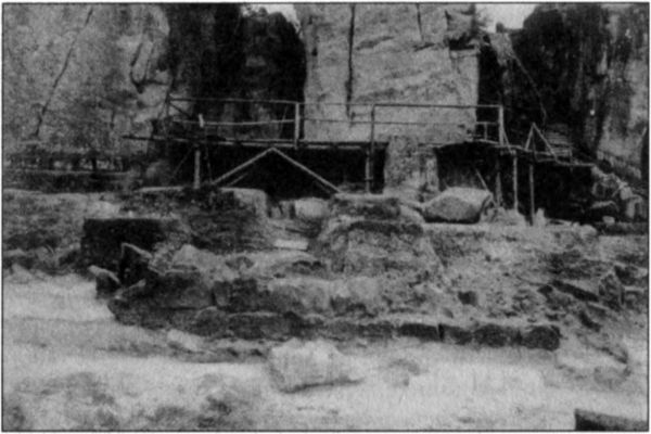 Иллюстрация к книге — Стоунхендж Третьего рейха [i_091.jpg]