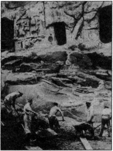 Иллюстрация к книге — Стоунхендж Третьего рейха [i_108.jpg]