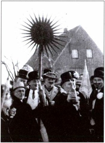 Иллюстрация к книге — Руны. Обряды и наследие предков [i_021.jpg]