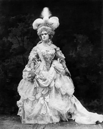 Иллюстрация к книге — Век моды [_11.jpg]